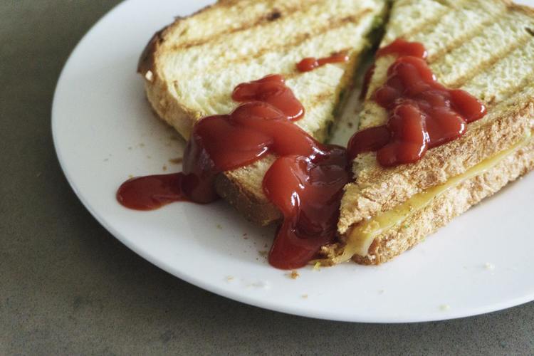 Spinach Grilled Cheese Sandwich with Ketchup Recipe