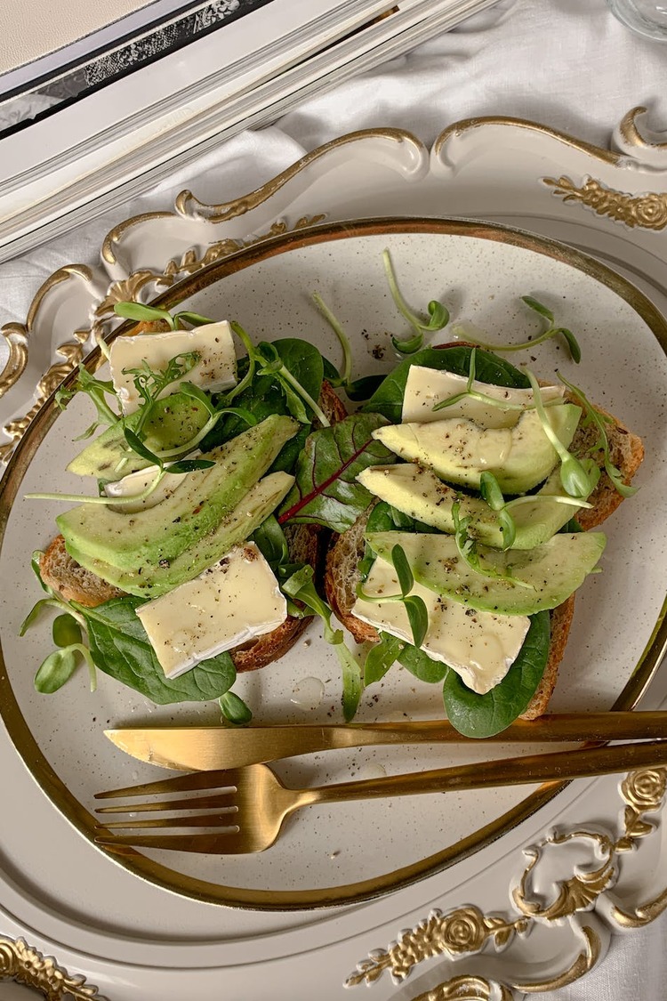 GrilledCheese Recipe - Brie Grilled Cheese Sandwich with Avocados and Spinach